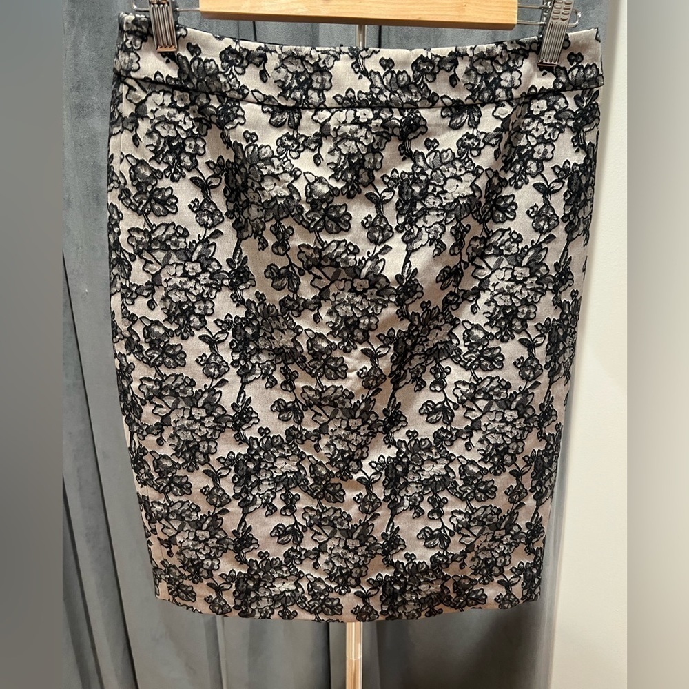 Ann Taylor metallic silver pencil skirt with lace patter